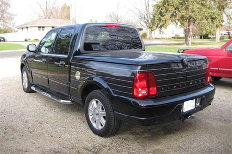 The Lincoln Blackwood Was a Lovable Pickup Truck Failure - Autotrader