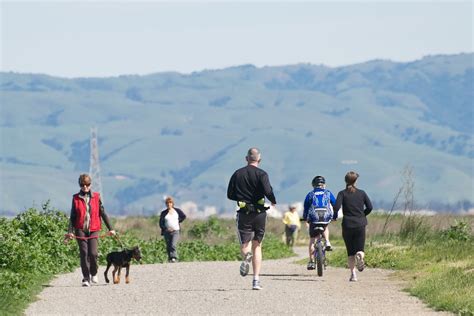 Jogging, biking, walking the dog | People enjoying the beaut… | Flickr