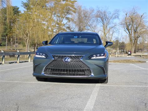 2019 Lexus ES Hybrid: 55 Exterior Photos | U.S. News