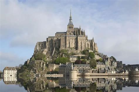 Mont Saint Michel tides: forecasts, schedules, and current conditions | MSM