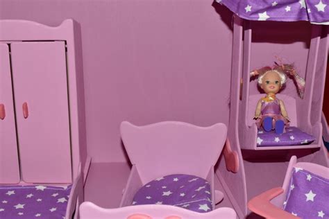 Free picture: bedroom, furniture, miniature, pillow, pink, toys, chair, home, seat, room