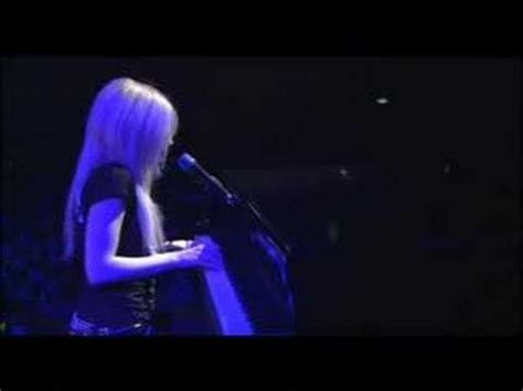 avril lavigne slipped away live - YouTube