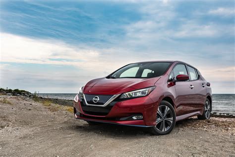 2020 Nissan LEAF Test Drive Review - CarGurus.ca