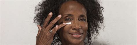 10 Benefits of Eye Cream, How to Use Properly