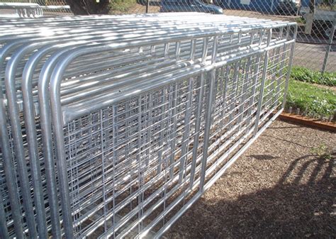 Heavy Duty Livestock Gates And Panels , Wire Mesh Galvanized Farm Gates