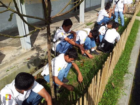 SMK Negeri 1 Batang Angkola: Foto Kegiatan Kebersihan Sekolah