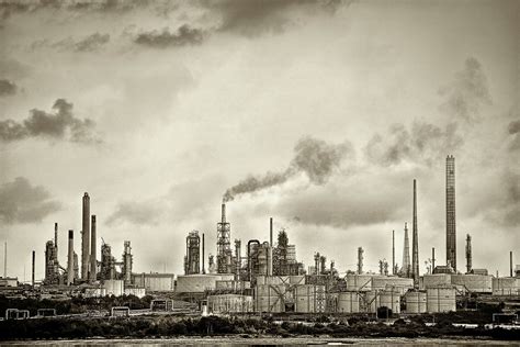 Fawley Refinery I – Deceptive Media