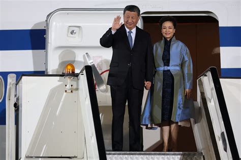 Chinese President Xi Jinping and his wife arrive in Serbia - IndiaPost ...