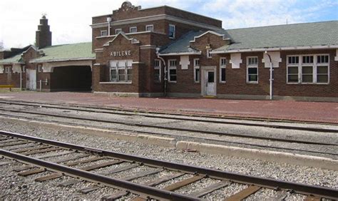 Abilene, Kansas | Kansas usa, Vacation memories, Train depot