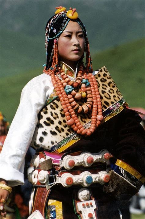 tibet | Women, Traditional outfits, Fashion