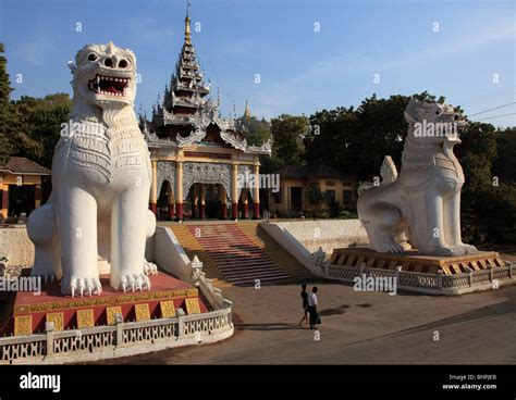 Myanmar, Burma, Mandalay, Mandalay Hill entrance, lion statues Stock Photo - Alamy