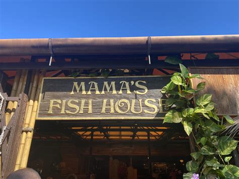 Mama’s Fish House – Traveling with Justin