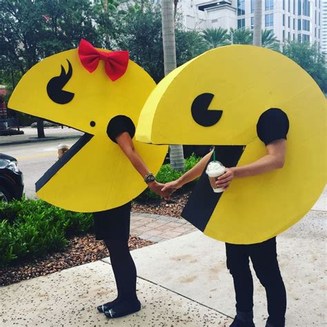 Pacman and Mrs Pacman diy costume | Diy halloween costumes, Pac man halloween costume, Diy costumes