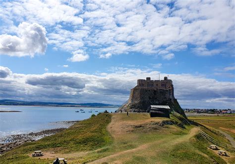 Lindisfarne with kids - visiting Holy Island, Northumberland - MUMMYTRAVELS