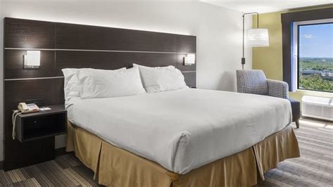 HOLIDAY INN EXPRESS HOTEL & SUITES NEWTON SPARTA $102 ($̶1̶1̶9̶ ...