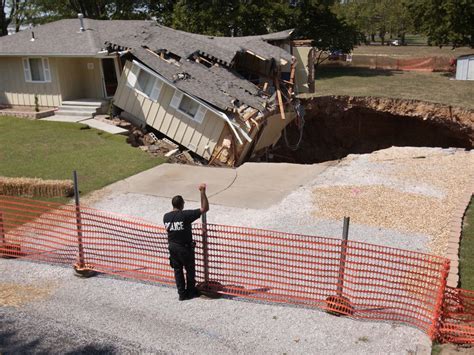 Sinkholes: The hole truth - CBS News