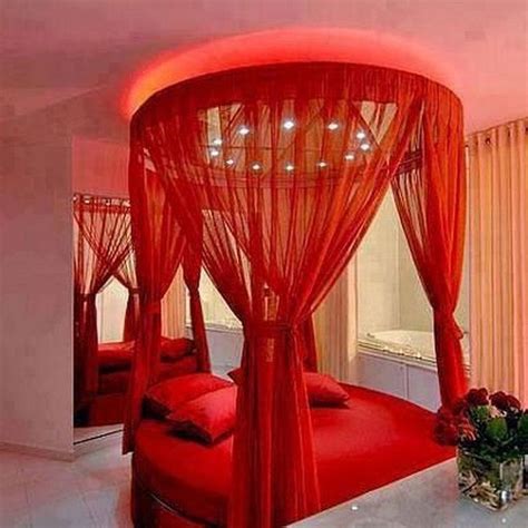 34 Lovely Romantic Bedroom Decor Ideas For Couples - MAGZHOUSE