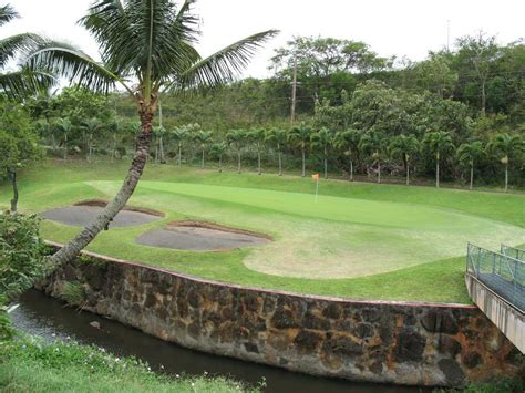 Golf Courses in Honolulu: 8 Amazing Places to Play Golf