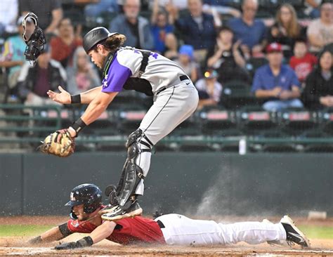 Texas Rangers to sell Hickory Crawdads team to New York company