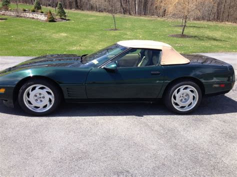 1992 corvette convertible, Auto.,Polo green metallic II, Tan top/ interior