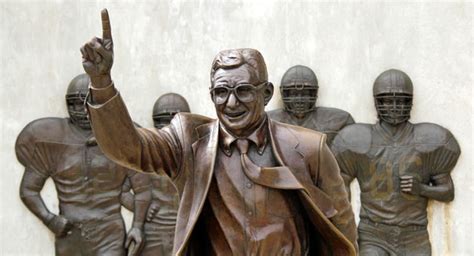 Joe Paterno statue comes down - POLITICO