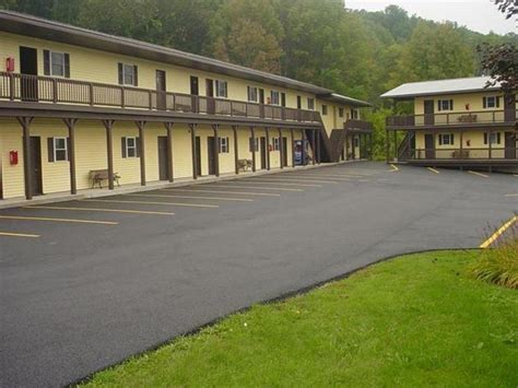 Fred's Inn Restaurant & Lodging, Norwich (NY) - Booking Deals, Photos ...