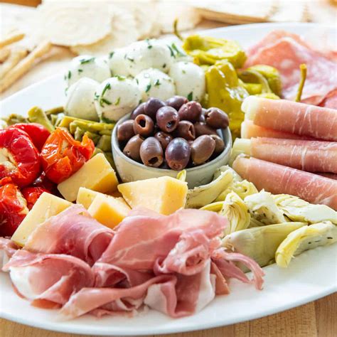 Antipasto Platter (Italian Appetizer Plate) - Fifteen Spatulas