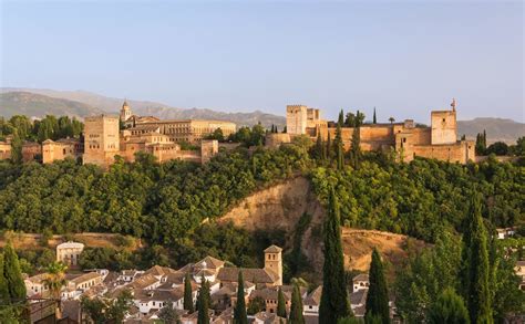 World Beautifull Places: Alhambra is a Historical Palace Images in Spain