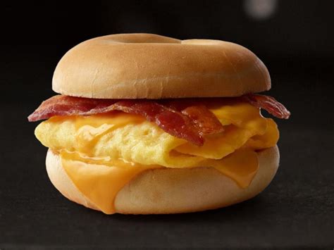 Bacon, Egg & Cheese Bagel Nutrition Facts - Eat This Much