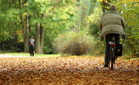 Kalamazoo River Valley Trail Fall Color Cruise