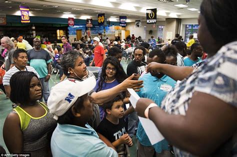 Inside Florida's shelters as Hurricane Irma ravages state | Daily Mail ...