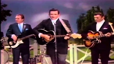 Johnny Cash - Ring Of Fire (OFFICIAL VIDEO) COLOR VERSION ReMastered Chords - Chordify