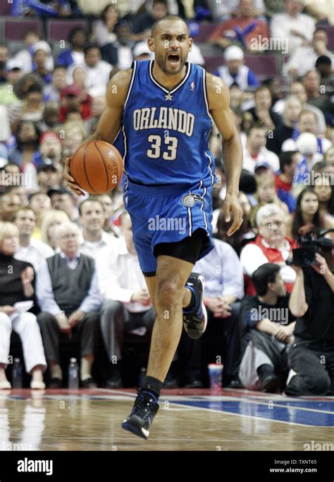 Grant hill pistons hi-res stock photography and images - Alamy