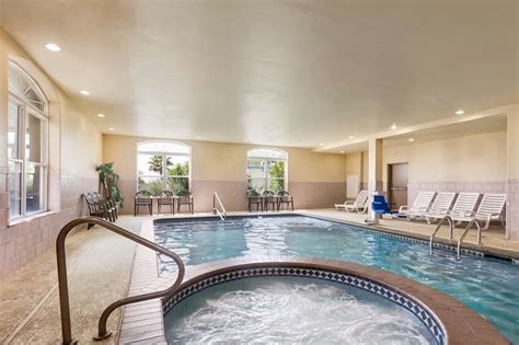 Book Country Inn & Suites by Radisson, Galveston Beach, TX in Galveston | Hotels.com