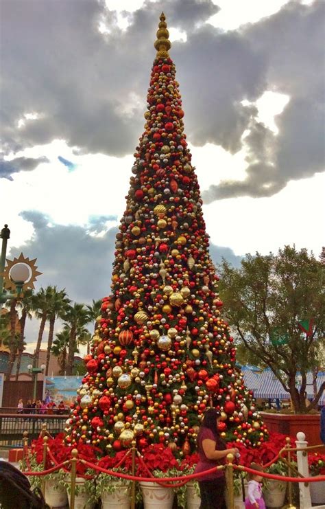 The PNW Mouse Meet Blog: Disneyland Resort Christmas Trees Part 2