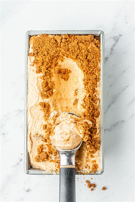 Pumpkin Spice Ice Cream with Biscoff Cookies (No-Churn) Recipe | Meiko ...