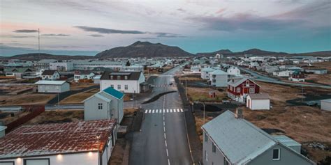 After Weeks of Warnings, Iceland Volcano Erupts in Plumes of Fire – DNyuz