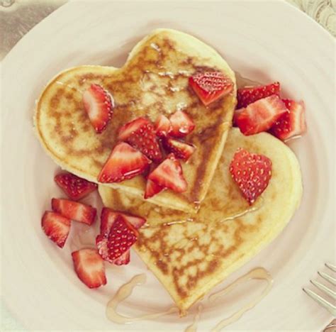 How to Make Perfect Heart-Shaped Pancakes for Valentine's Day ...