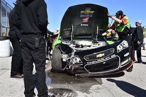 Danica Patrick crashes with Michael Annett and Jeb Burton in 500 practice