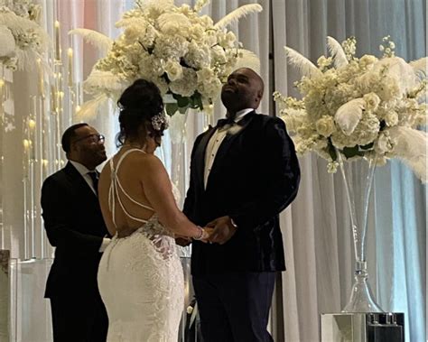 'The Blind Side's' Michael Oher Marries Long-Time Love Tiffany Roy In Beautiful Ceremony - Newsonyx