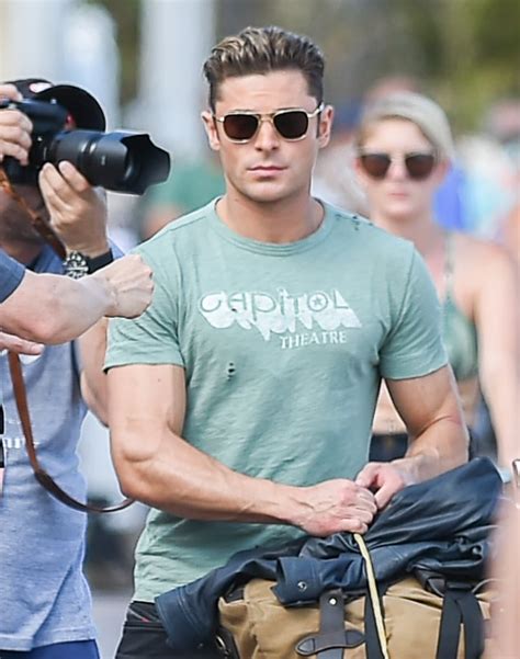 Zac Efron Baywatch Movie Set Pictures | POPSUGAR Celebrity