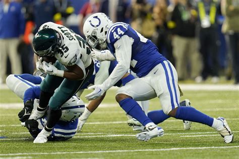 Zaire Franklin Breaks Franchise Single-Season Tackle Record - Sports Illustrated Indianapolis ...