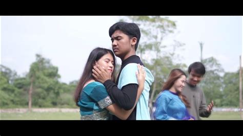 Indonesian SRK Fans Are Back. This Time Recreating The Famous ‘Mohabbatein’ Song - ScoopWhoop