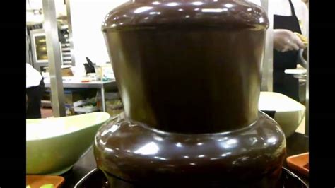 Golden Corral Chocolate Fountain - YouTube