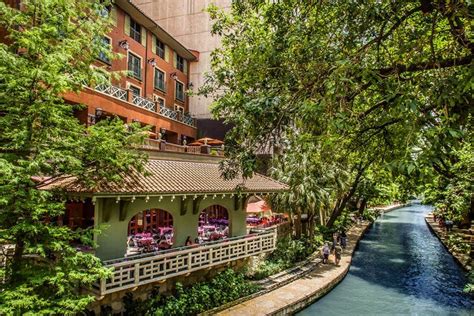 Riverwalk: Hotels in San Antonio