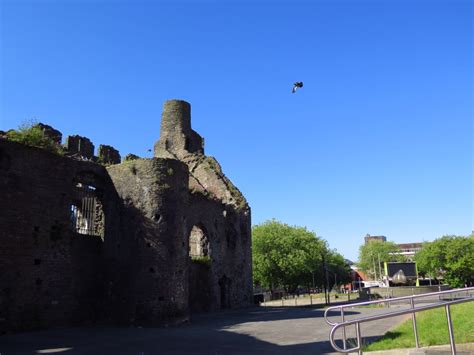 Swansea Castle, Castle (Castell), Swansea - Photo "Swansea Castle, s front"