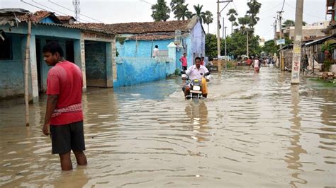 Death toll in Assam, Bihar floods mount to 174, water levels start receding