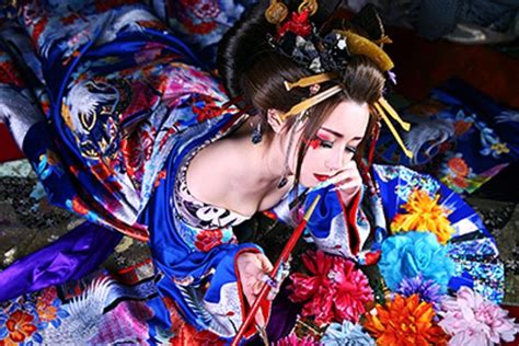 Dress like an 'Oiran': A Japanese Courtesan from the 17th Century