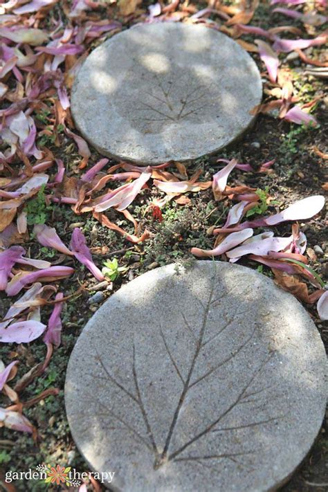 How To Make DIY Garden Stepping Stones • The Garden Glove