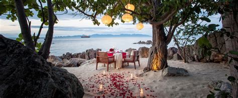 Top Beach Restaurants Around the World | Four Seasons